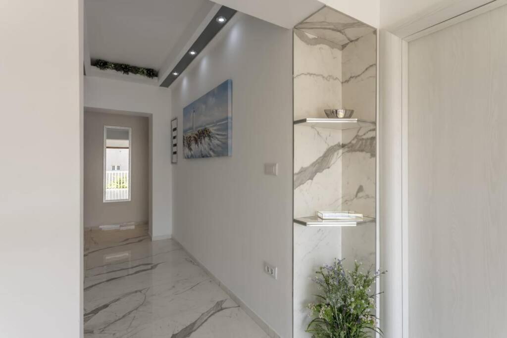 Royal Platinum Studio Apartment فوديس المظهر الخارجي الصورة