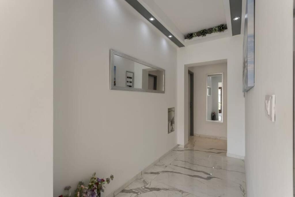 Royal Platinum Studio Apartment فوديس المظهر الخارجي الصورة