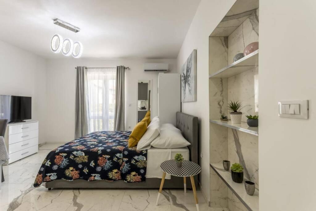 Royal Platinum Studio Apartment فوديس المظهر الخارجي الصورة